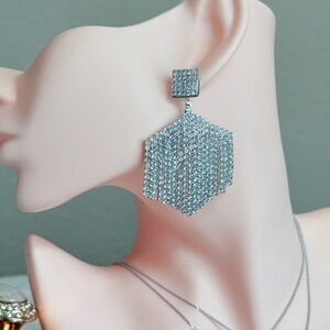 ⚜️ Elegant Silver Dangle Earrings